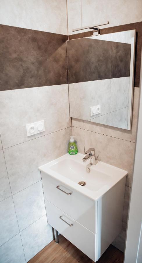 appartement neuf, moderne et confortable! Ernée Extérieur photo